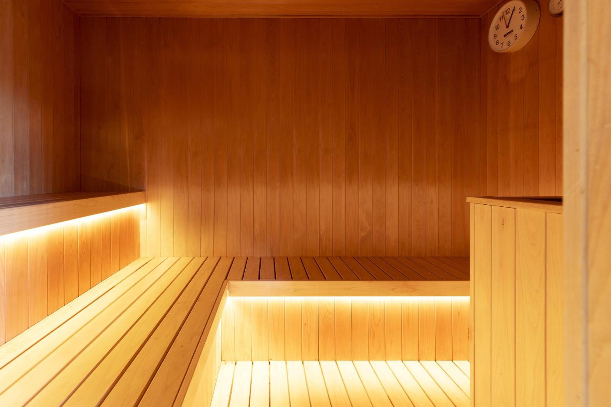 Отель Ooedo Onsen Monogatari Premium Kaga Maruya Экстерьер фото