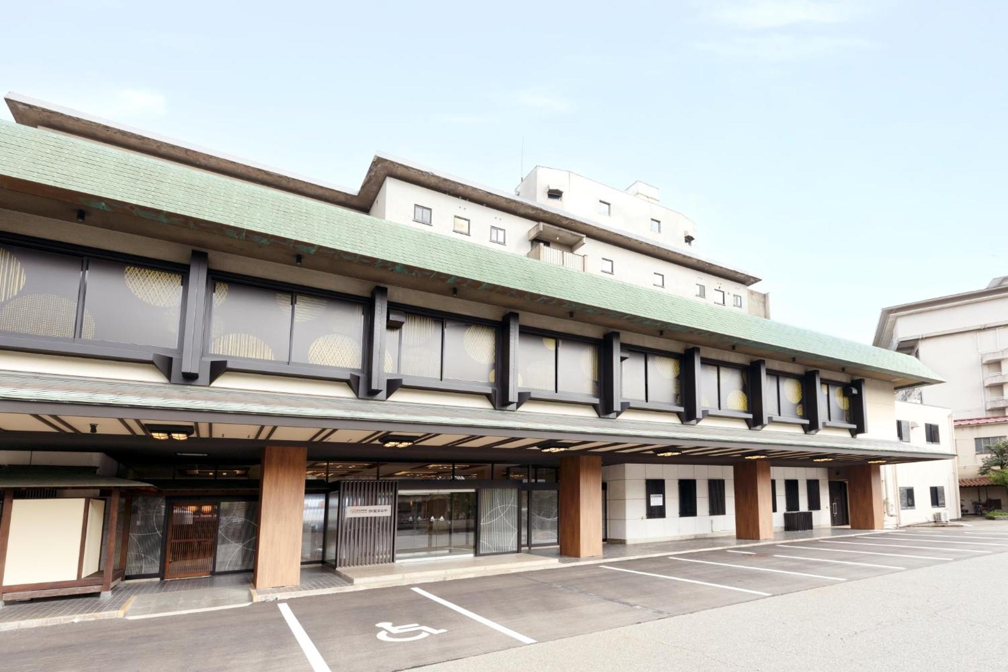 Отель Ooedo Onsen Monogatari Premium Kaga Maruya Экстерьер фото