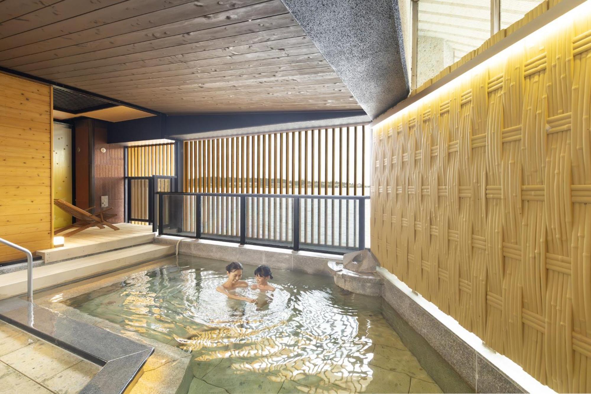 Отель Ooedo Onsen Monogatari Premium Kaga Maruya Экстерьер фото