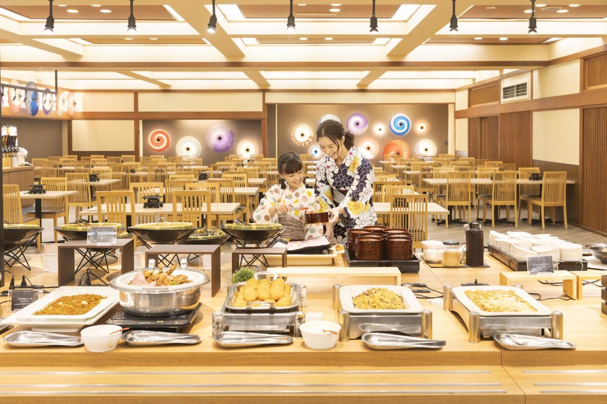 Отель Ooedo Onsen Monogatari Premium Kaga Maruya Экстерьер фото