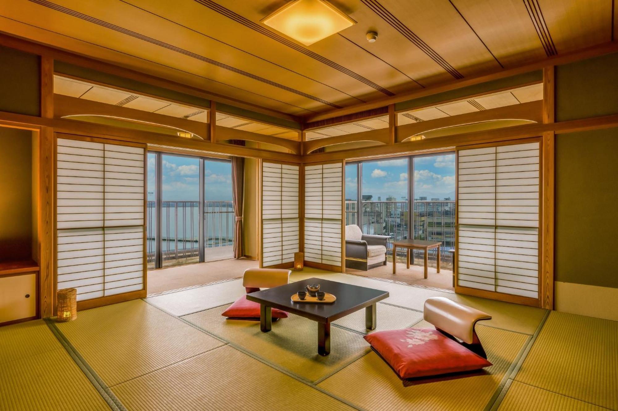 Отель Ooedo Onsen Monogatari Premium Kaga Maruya Экстерьер фото